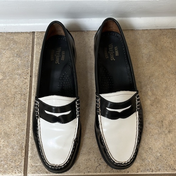 G.H. Bass Weejuns black and white loafers - Picture 2 of 7